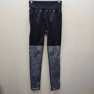 Gymshark Two-Toned Seamless Leggings Workout Activewear Black & Gray Size Medium